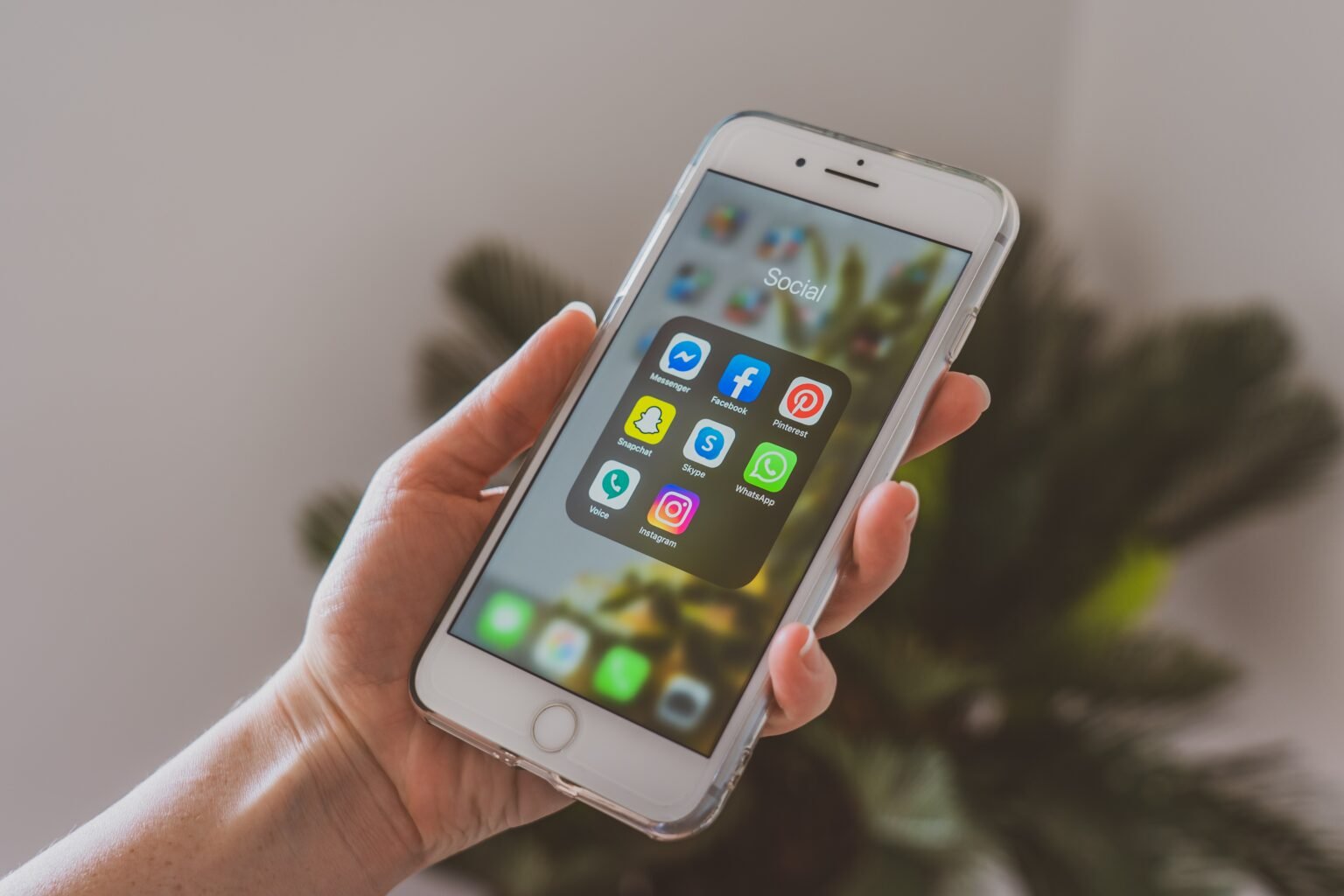 Complete guide on how to organize your phone for a minimal life