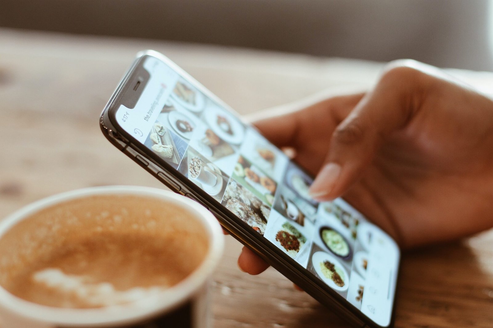 Complete guide on how to organize your phone for a minimal life